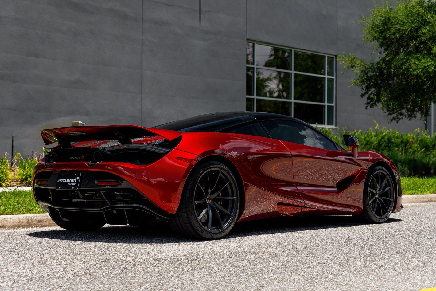 Used 2018 McLaren 720S Luxury photo 10