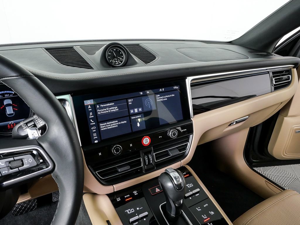 2023 Porsche Macan Turbo