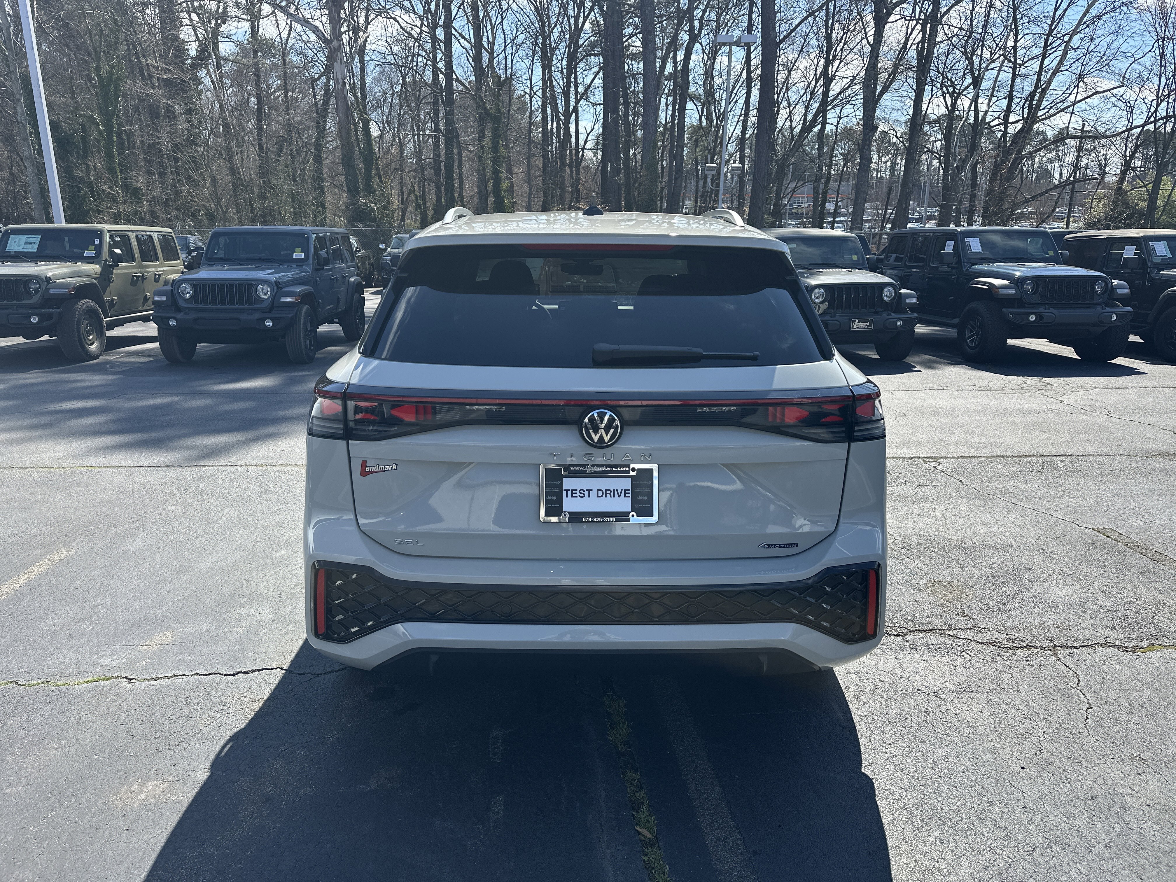 2025 Volkswagen Tiguan SEL R-Line