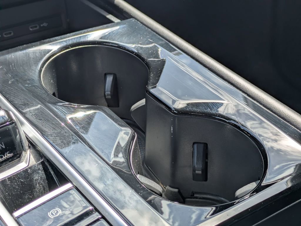 2025 Volkswagen Atlas SE