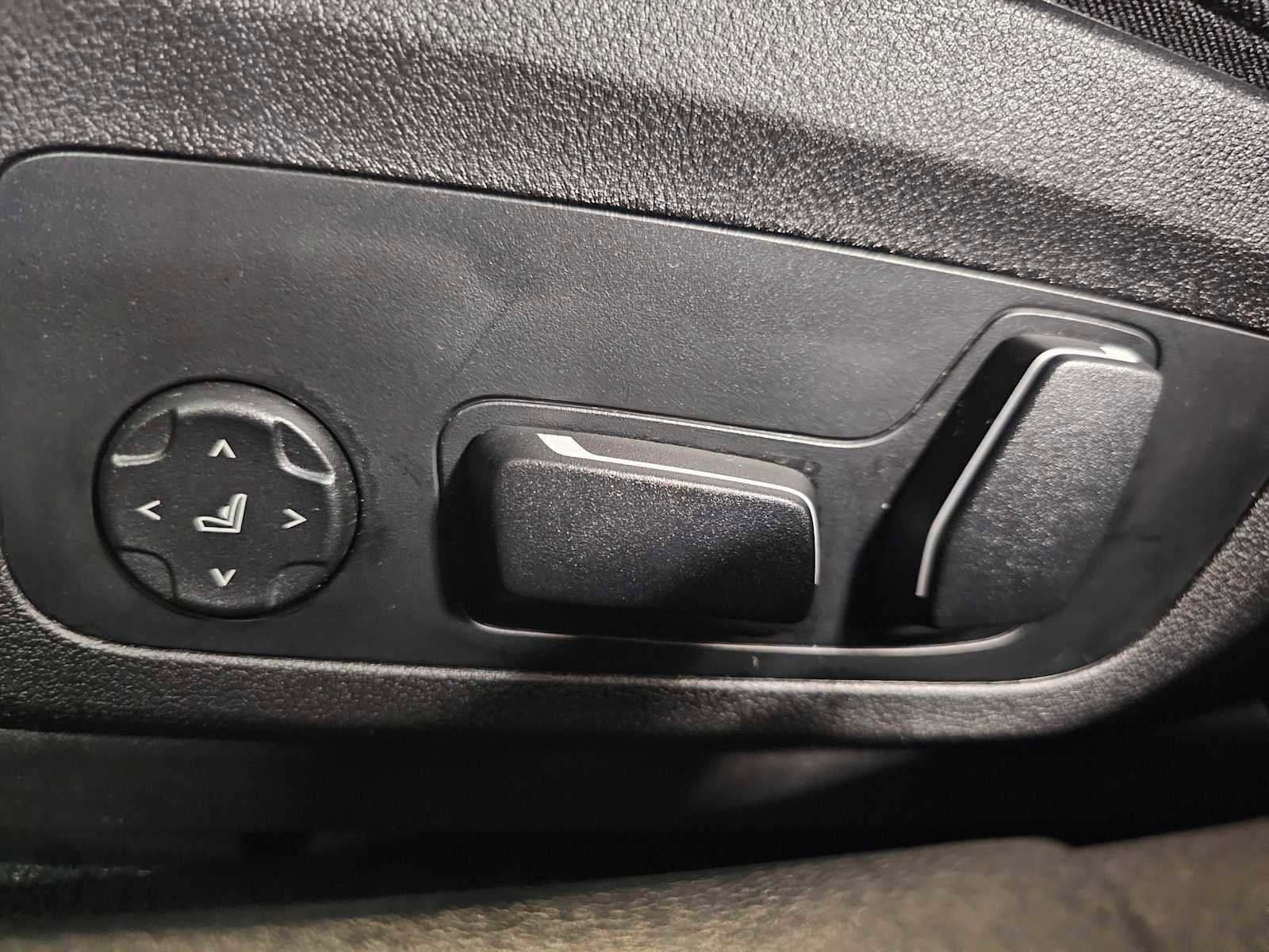 2025 BMW 330i xDrive Sedan