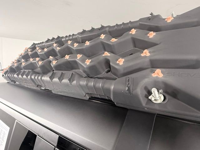 2023 Land Rover Defender 130 SE