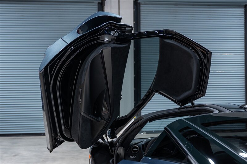 Used 2018 McLaren 720S Performance photo 22
