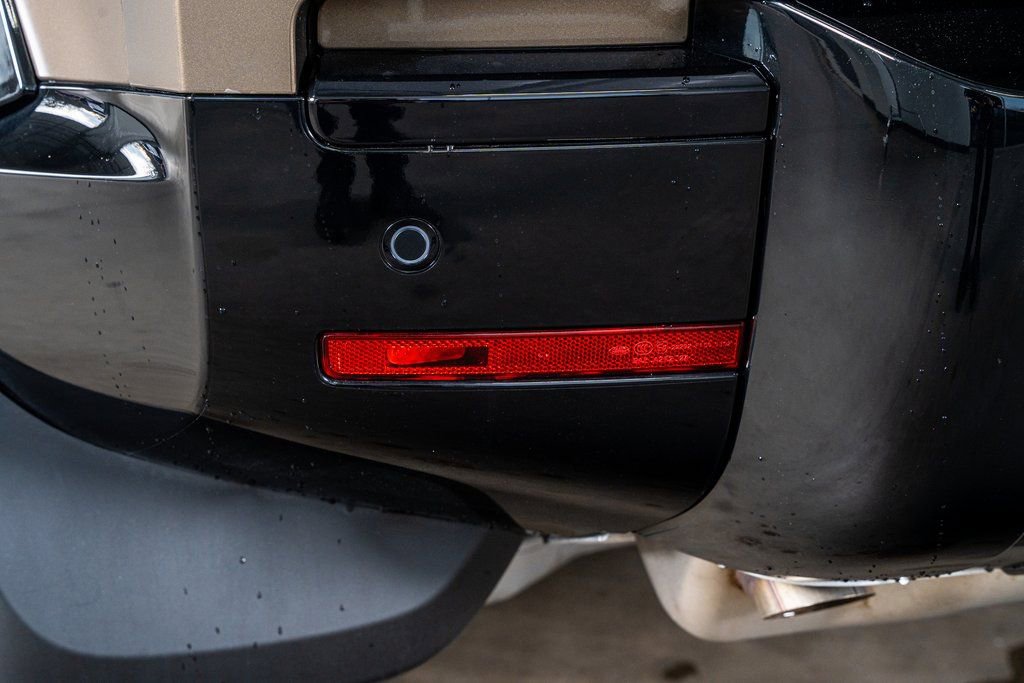 2025 Land Rover Defender 110 X