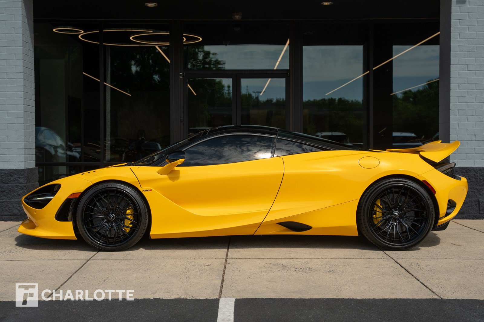 Used 2025 McLaren 750S photo 8