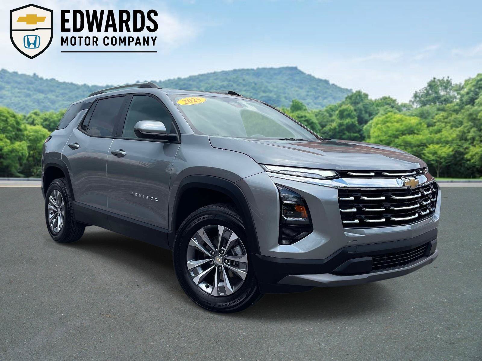 Used 2025 Chevrolet Equinox LT w/ Convenience Package II