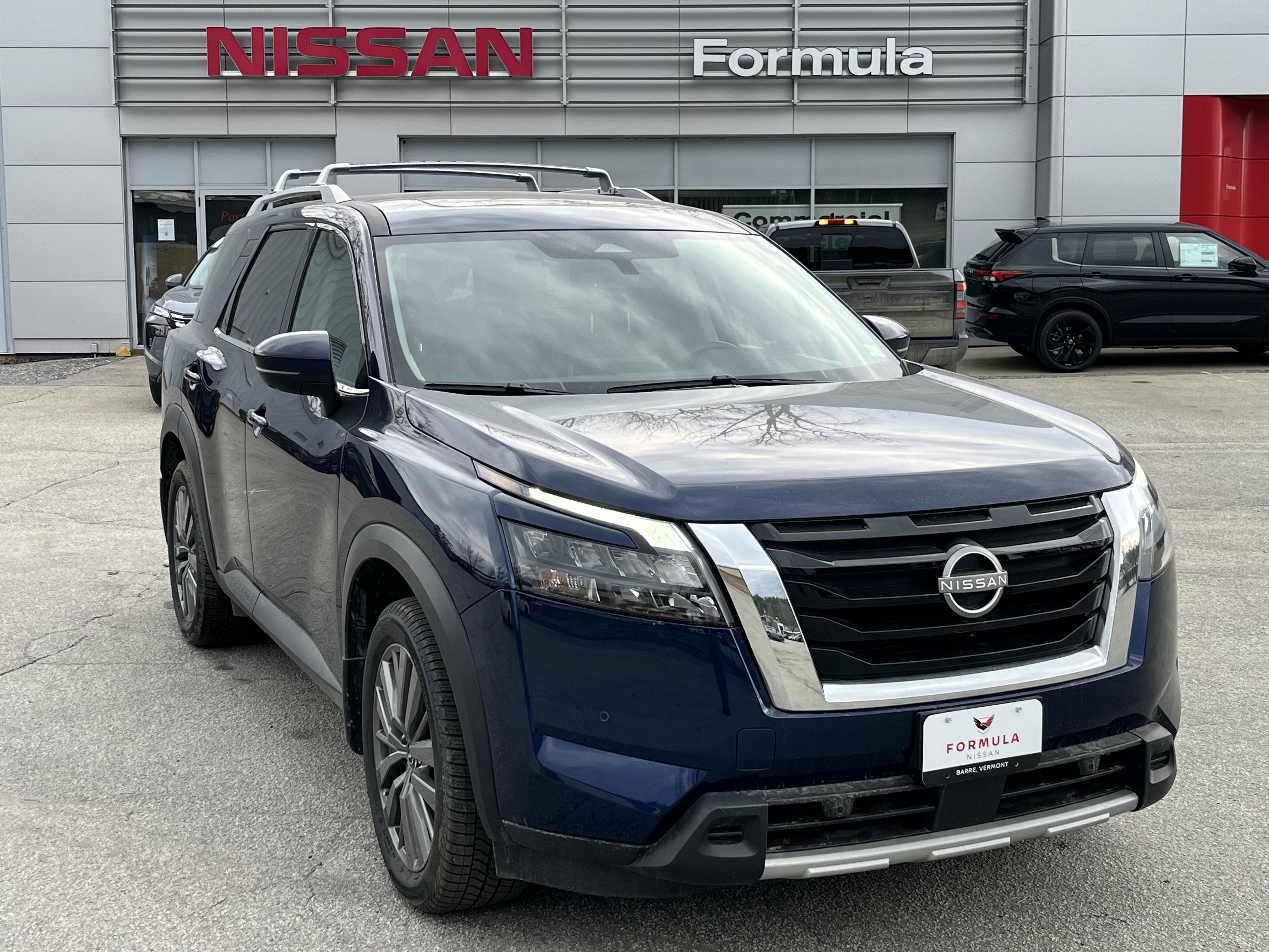 Used 2025 Nissan Pathfinder SL w/ SL Premium Package