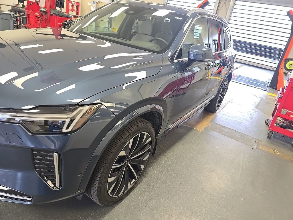 2025 Volvo Xc90 B5 Plus