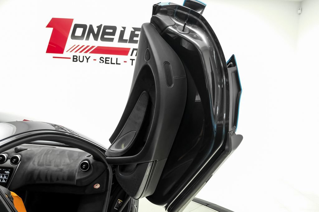 Used 2019 McLaren 600LT photo 35