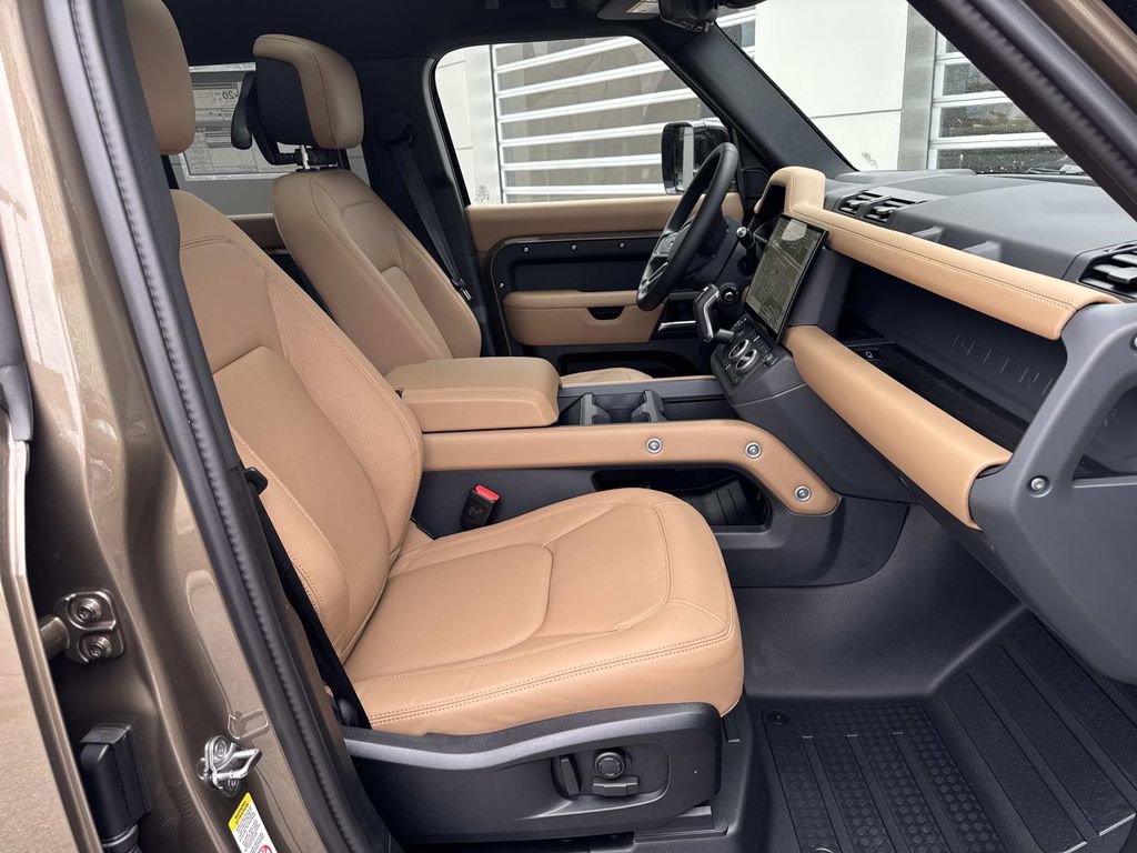 2026 Land Rover Defender 110 X-Dynamic SE