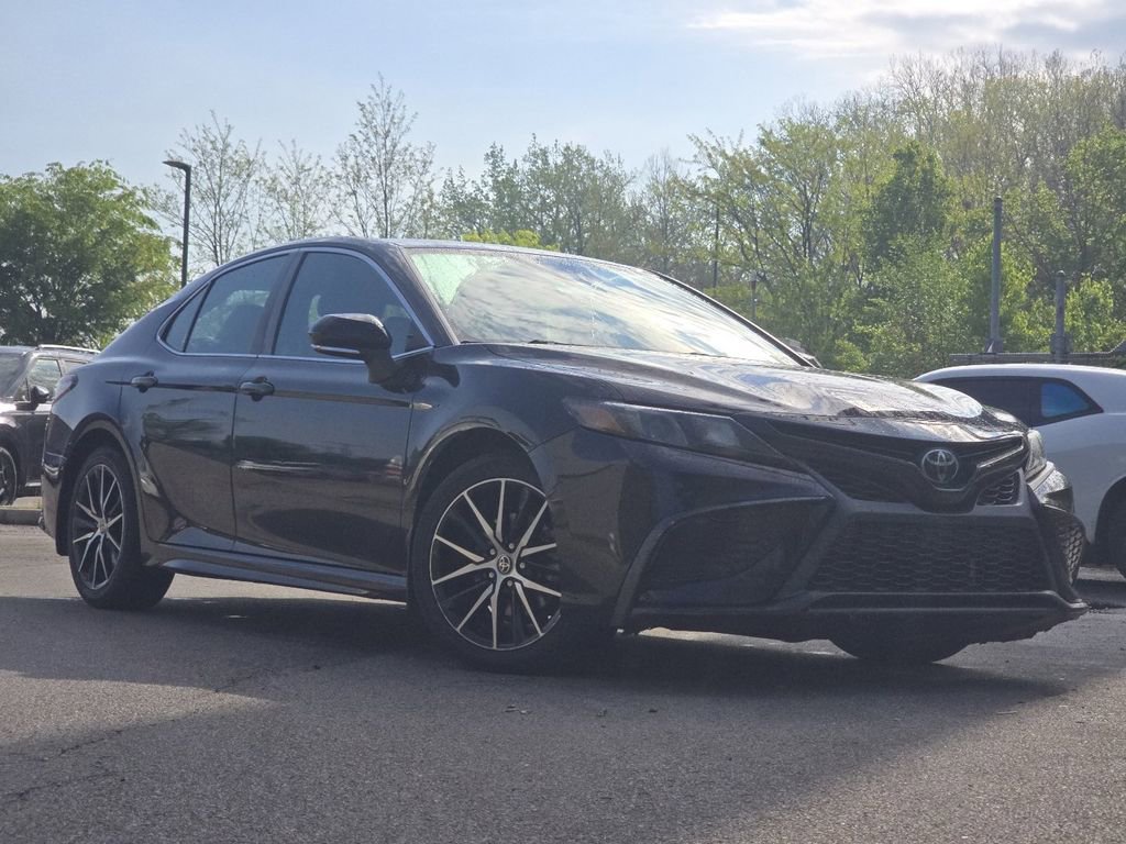 2022 Toyota Camry SE