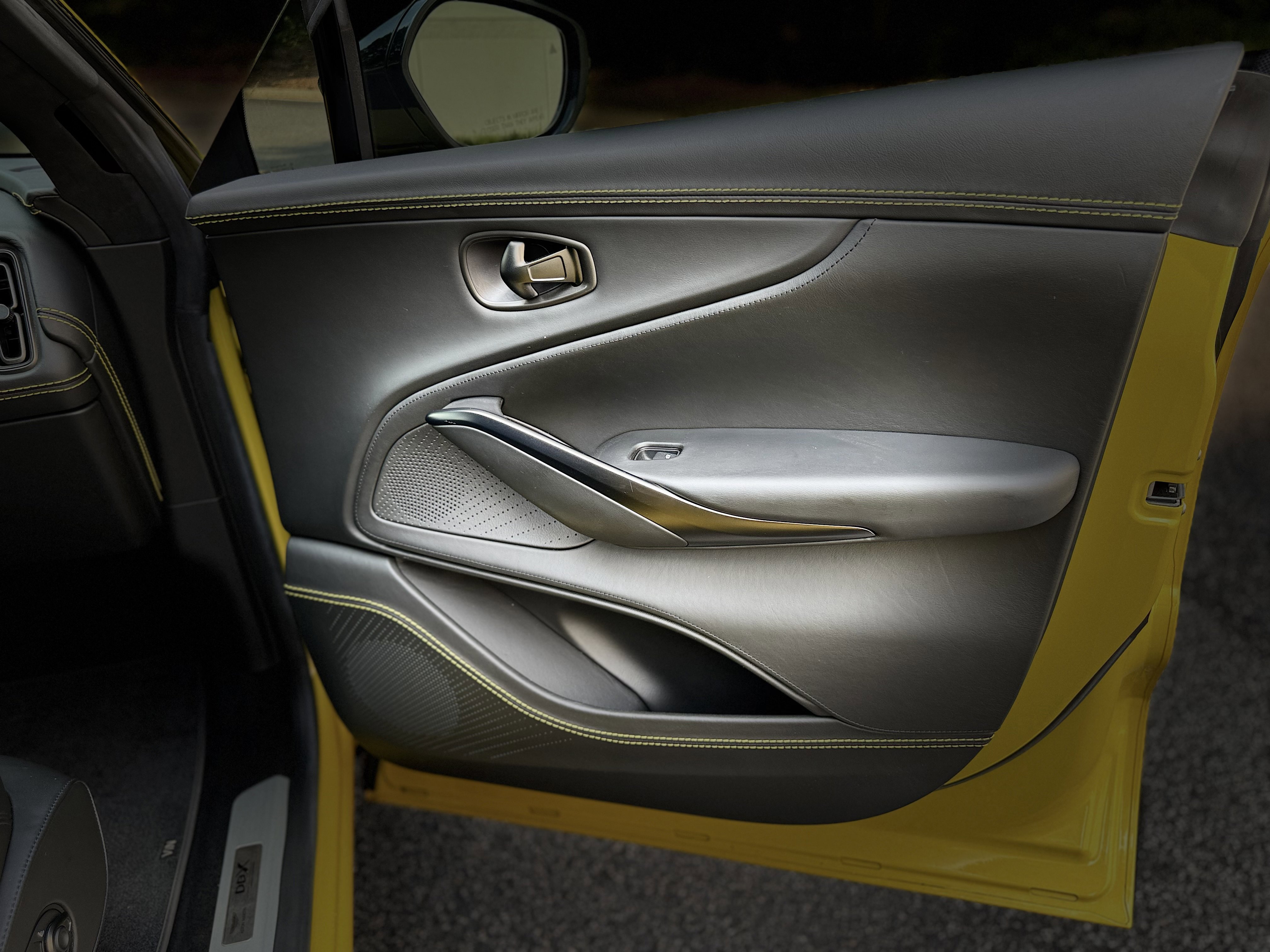 2021 Aston Martin DBX