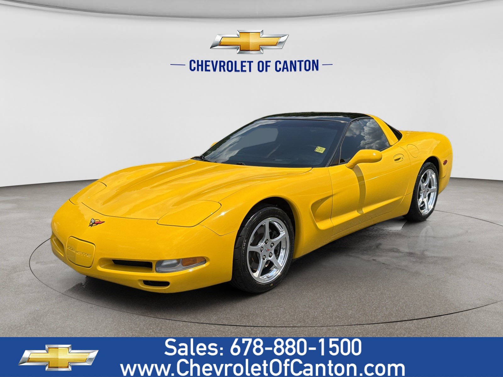 Used 2000 Chevrolet Corvette Coupe w/ Roof Pkg