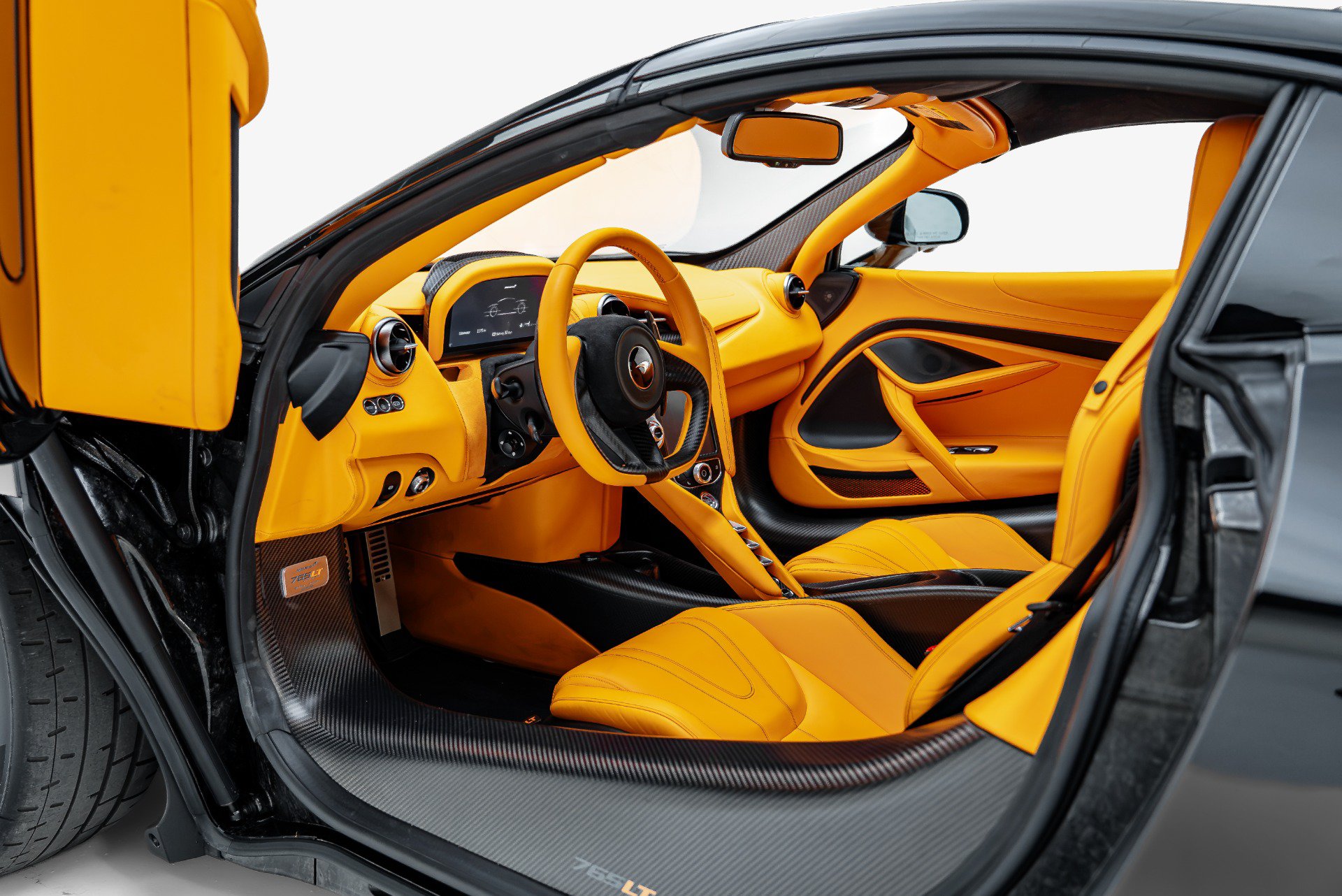 Used 2022 McLaren 765LT photo 3