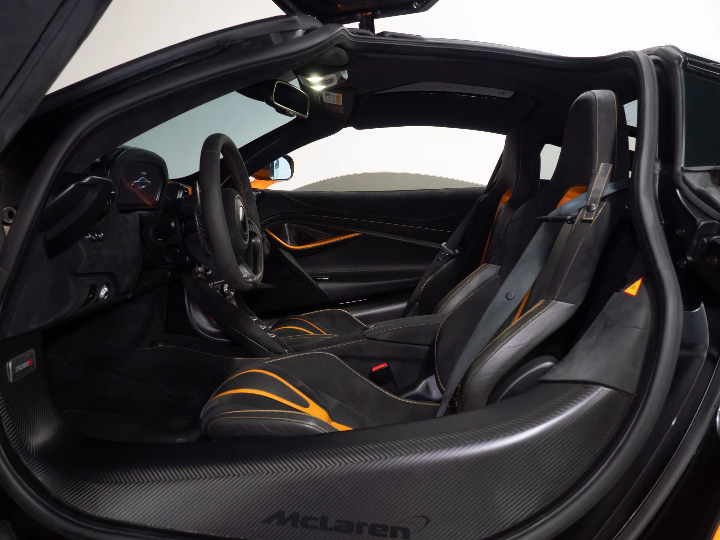 Used 2018 McLaren 720S Performance photo 22