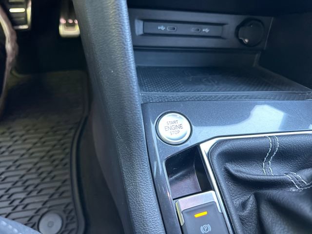 2023 Volkswagen Tiguan SEL R-Line