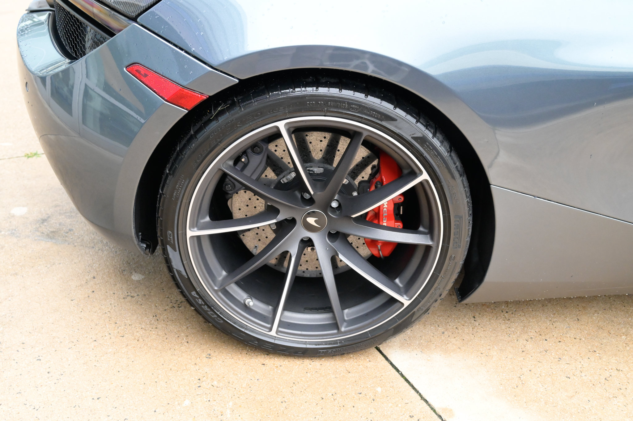 Used 2018 McLaren 720S Luxury photo 11