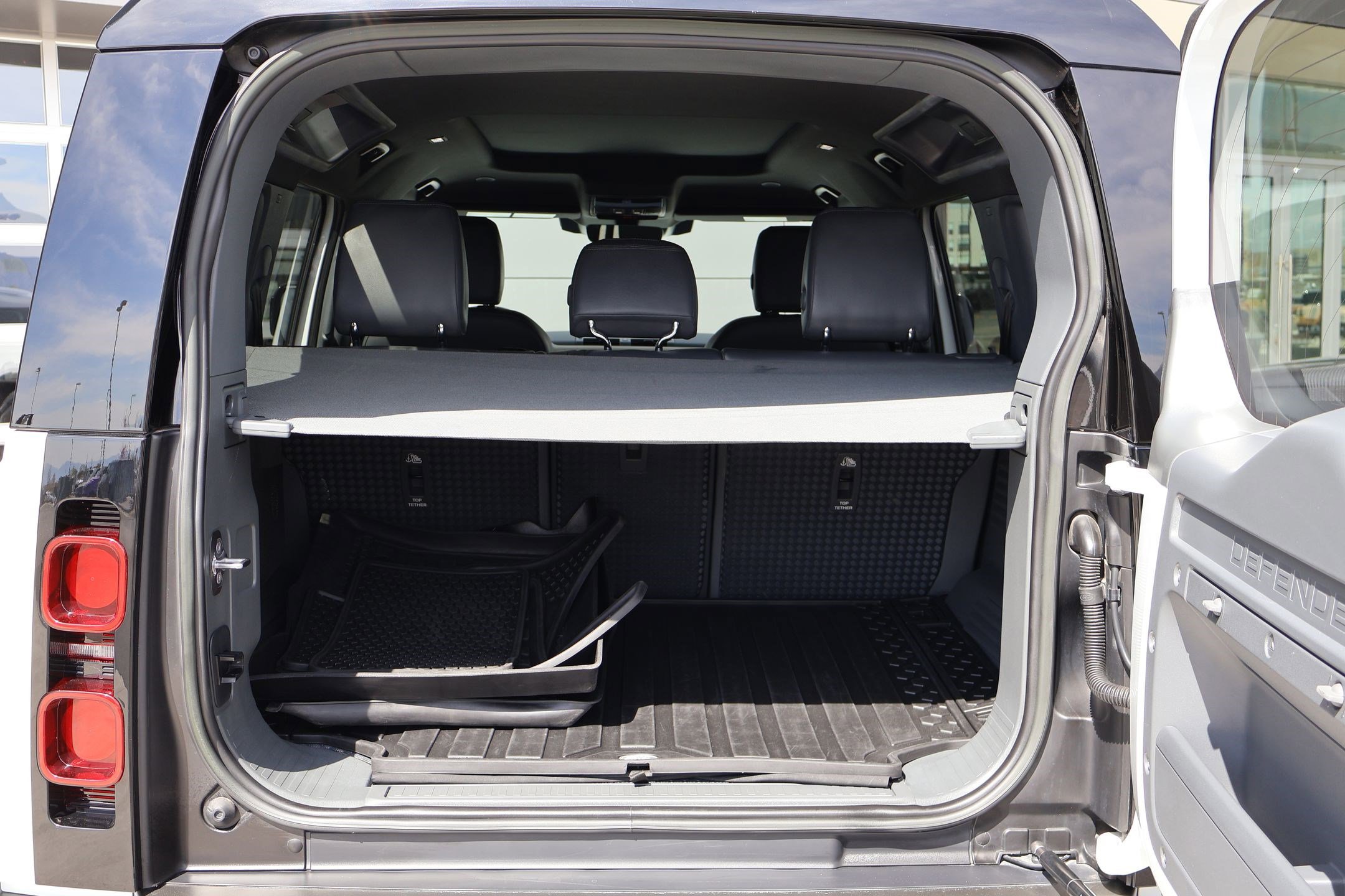 2023 Land Rover Defender 110 X-Dynamic SE