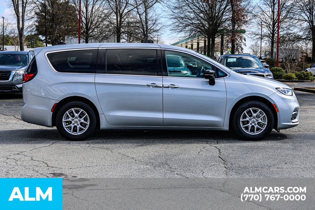 2024 Chrysler Pacifica Touring-L