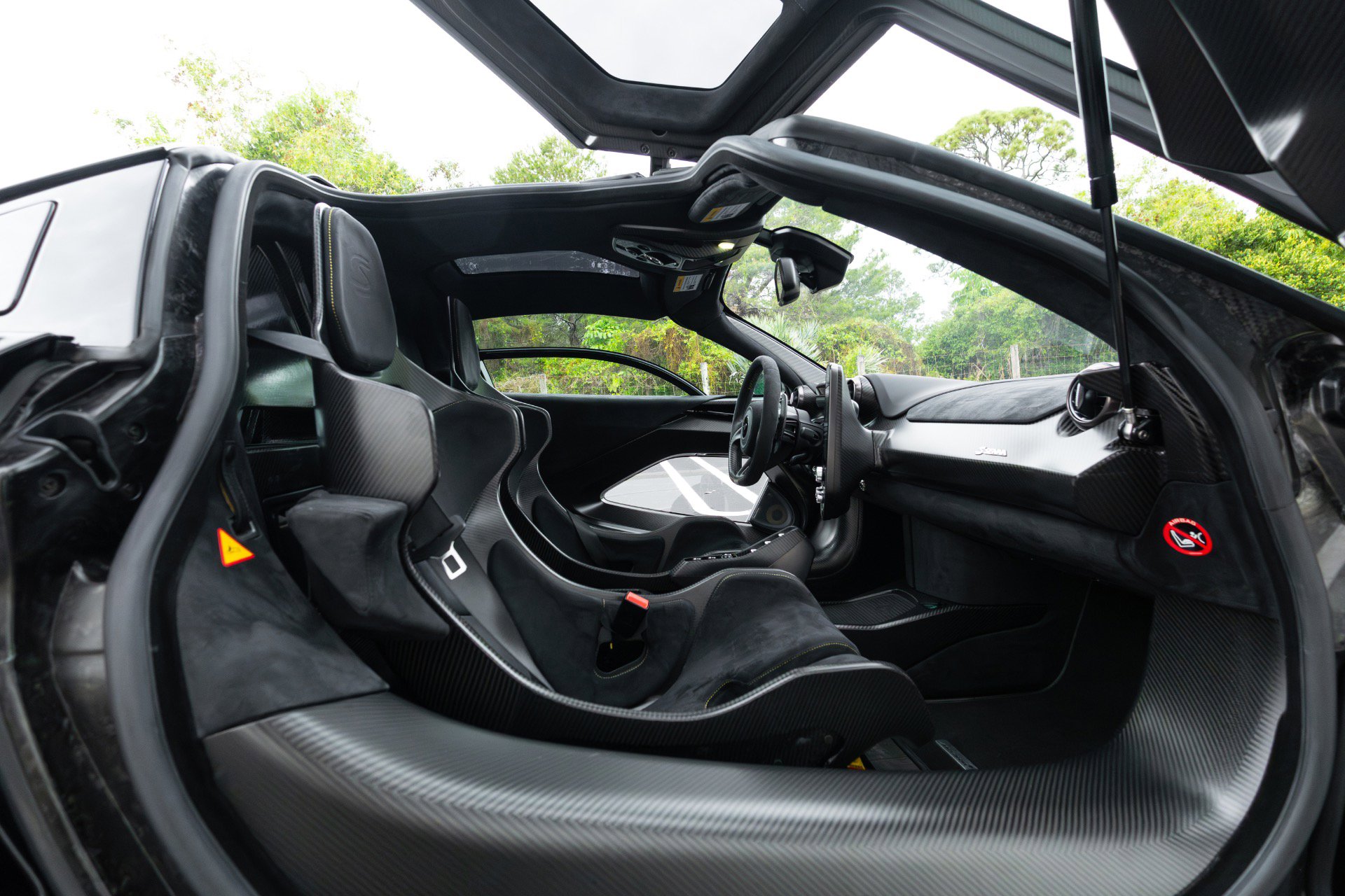 Used 2019 McLaren Senna photo 7