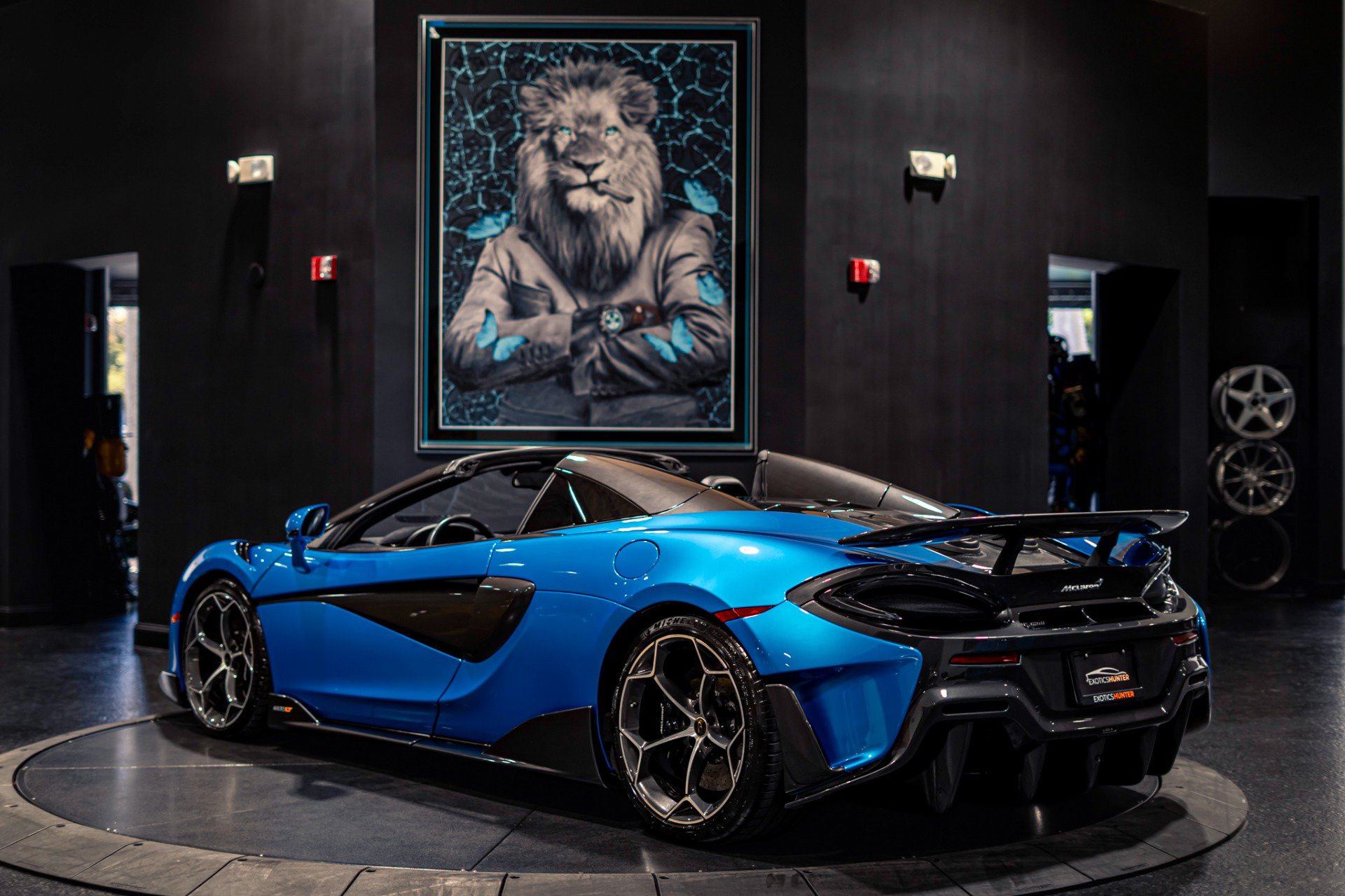 Used 2020 McLaren 600LT Spider photo 16