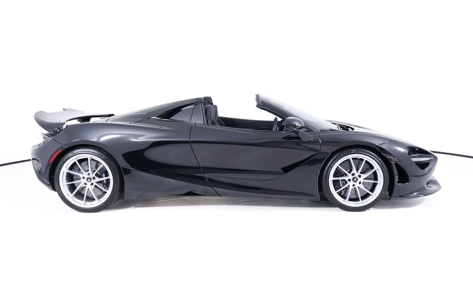 Used 2026 McLaren 750S Spider photo 9