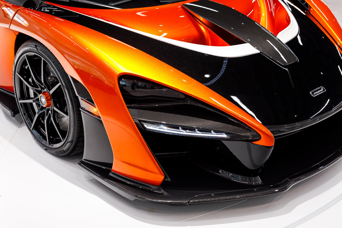 Used 2019 McLaren Senna photo 18