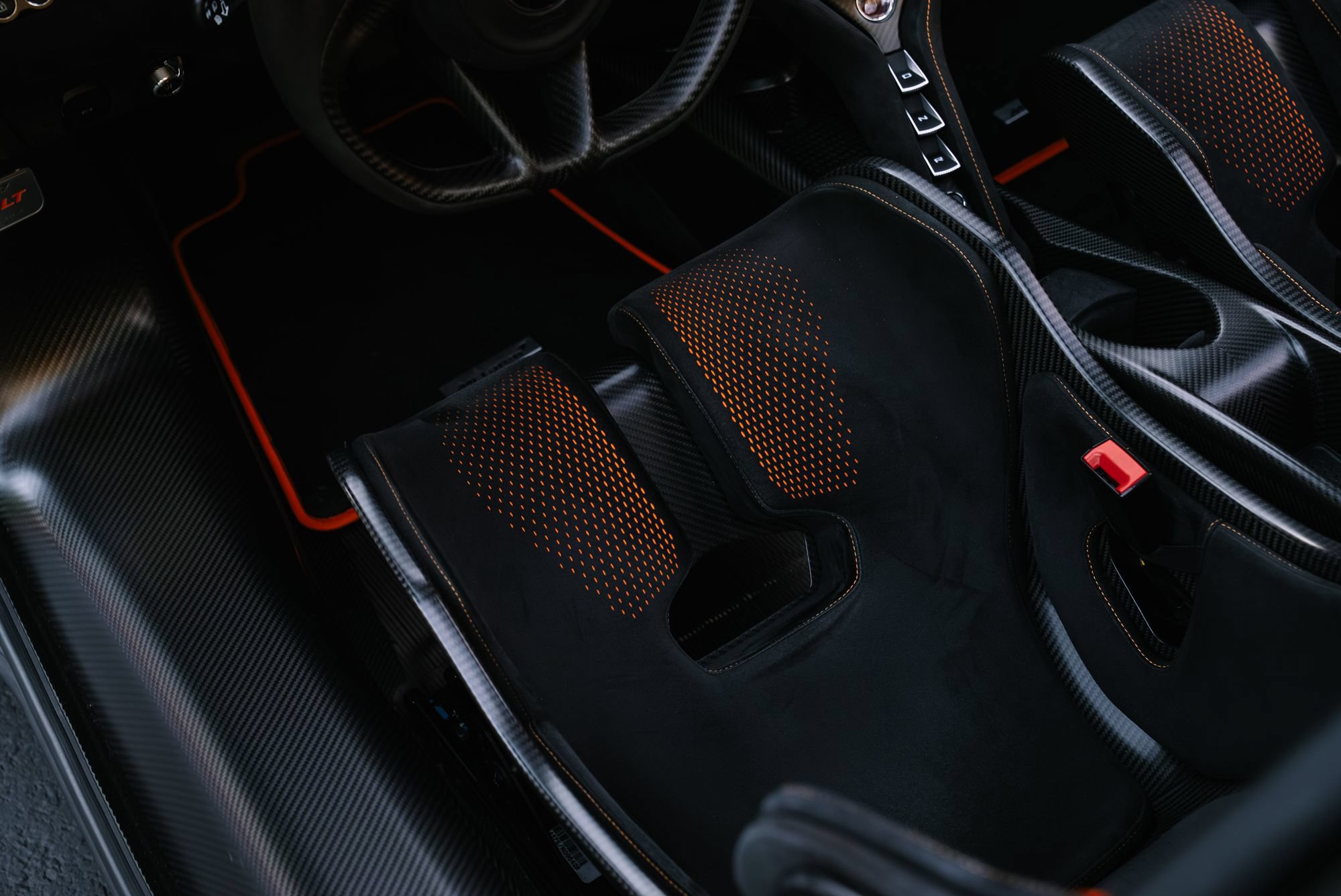Used 2021 McLaren 765LT photo 18
