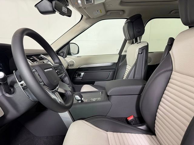 2025 Land Rover Discovery Dynamic SE