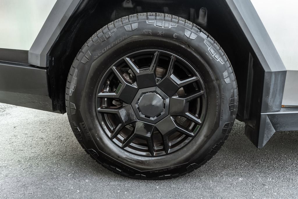 2024 Tesla Cybertruck AWD Crew Cab