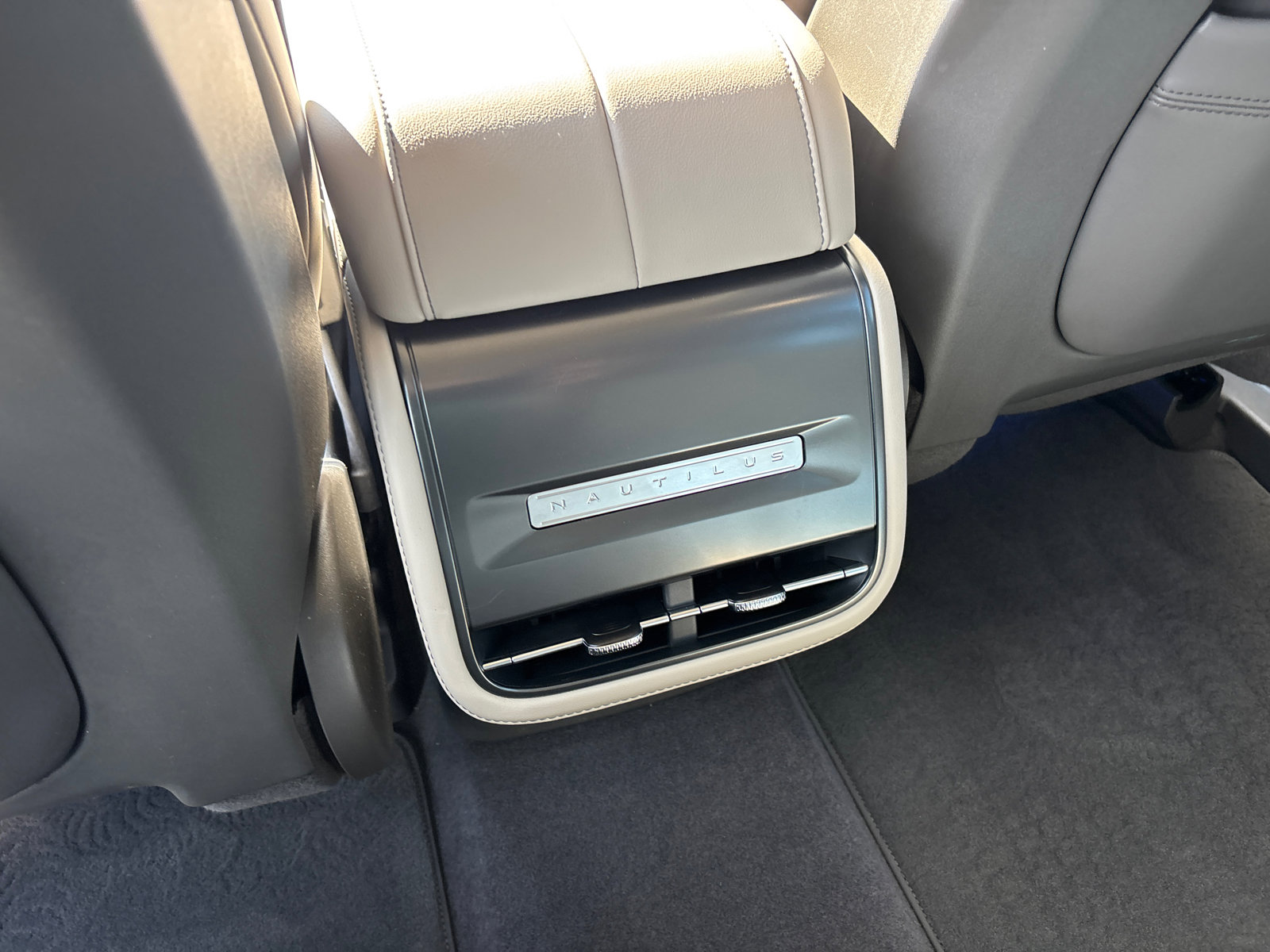 2024 Lincoln Nautilus Reserve