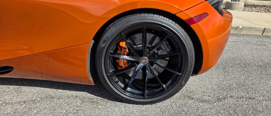 Used 2018 McLaren 720S Performance photo 9