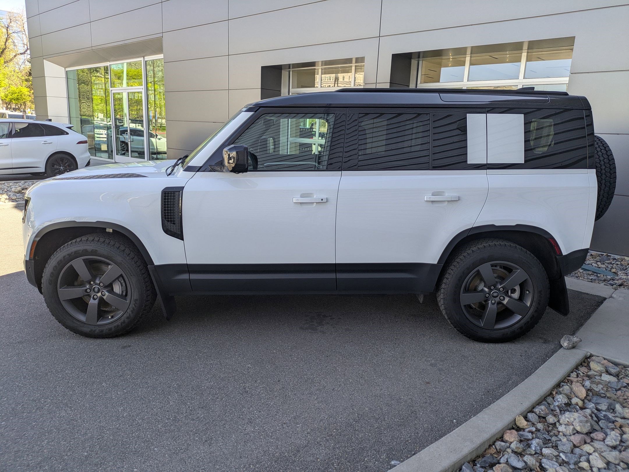 2025 Land Rover Defender 110 S