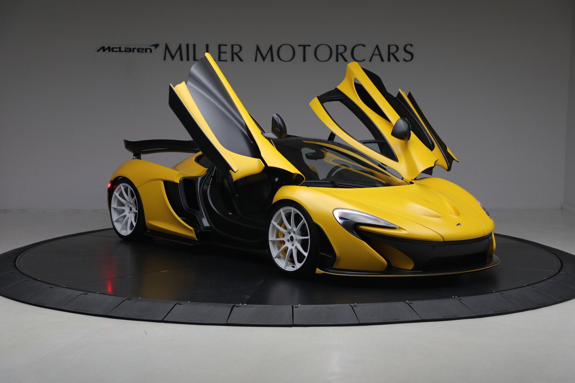 Used 2015 McLaren P1 photo 20