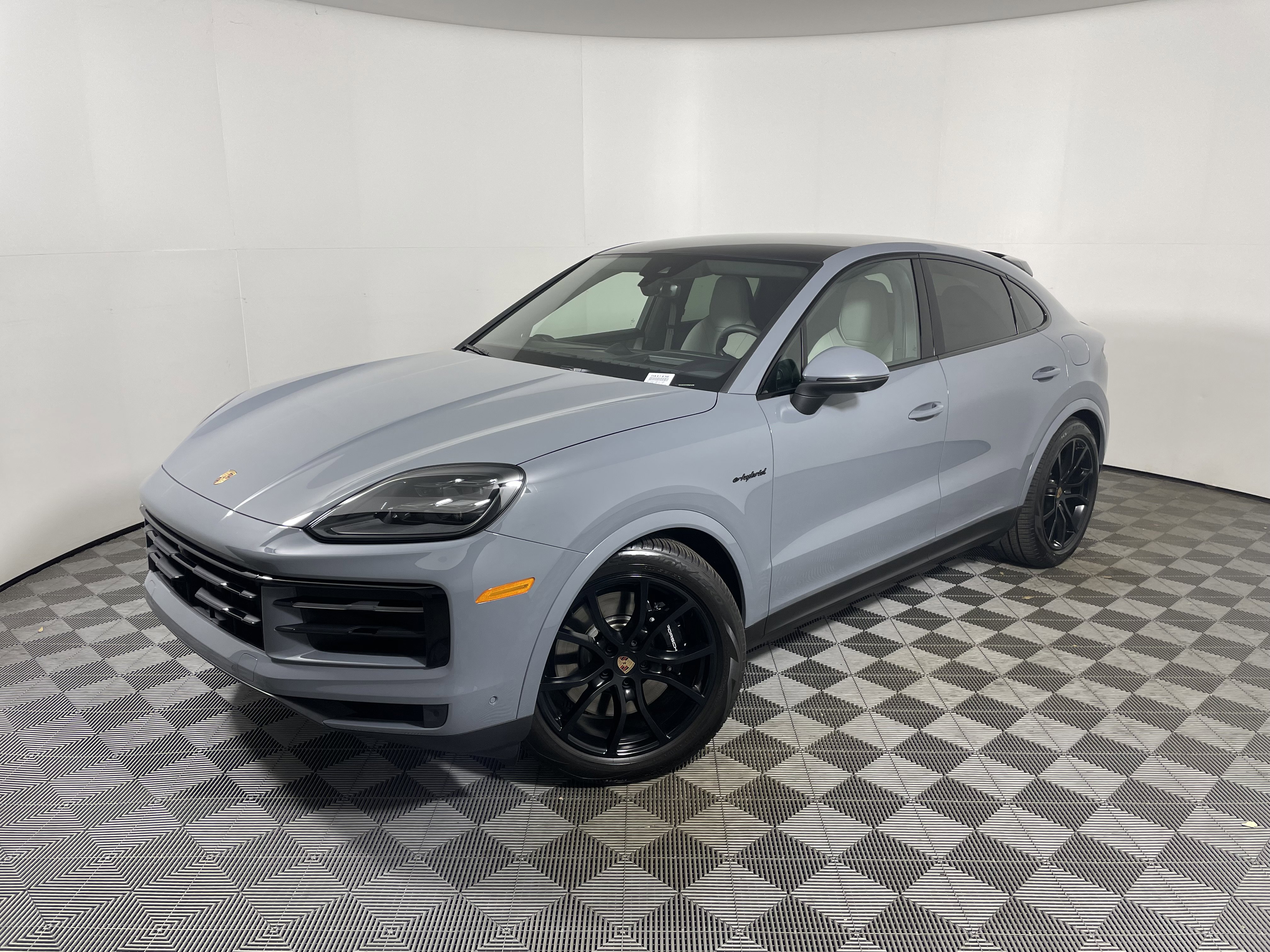 New 2025 Porsche Cayenne S