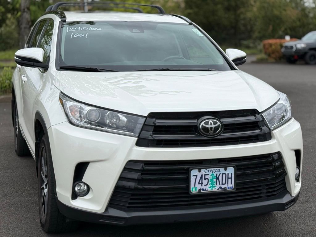 2017 Toyota Highlander SE