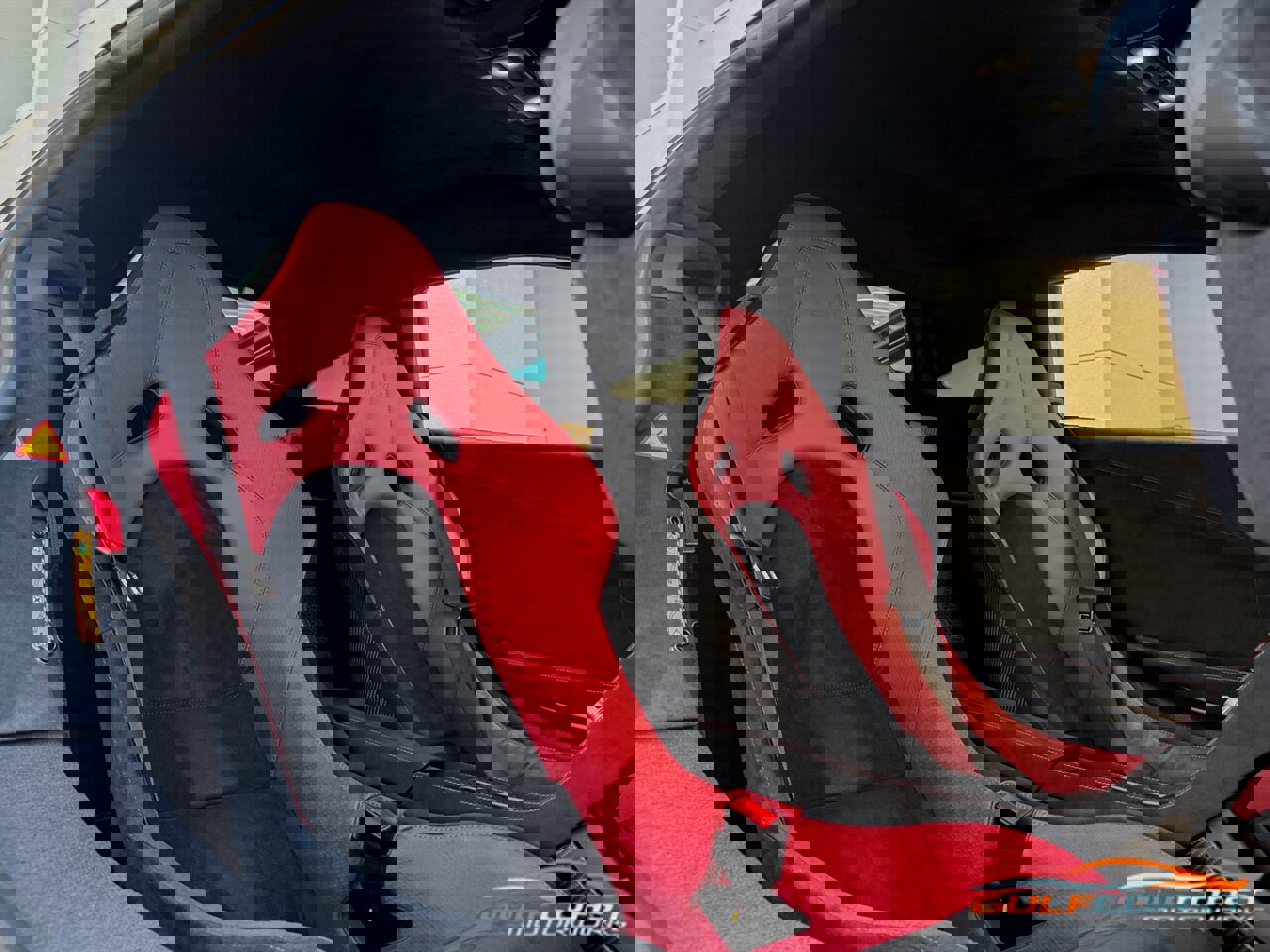 Used 2016 McLaren 675LT photo 34