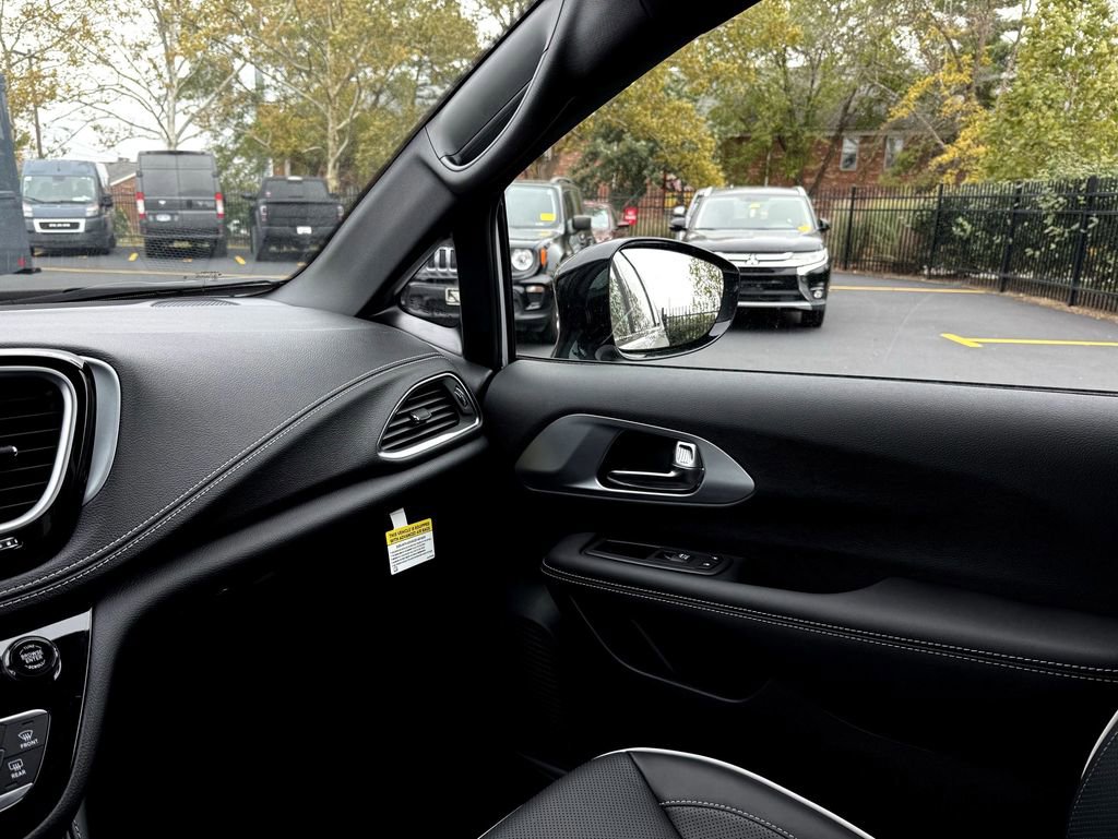 2026 Chrysler Pacifica Limited