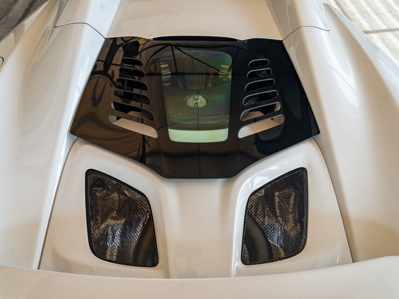 Used 2016 McLaren 675LT Spider photo 26