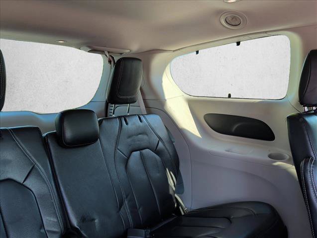 2022 Chrysler Pacifica Touring-L