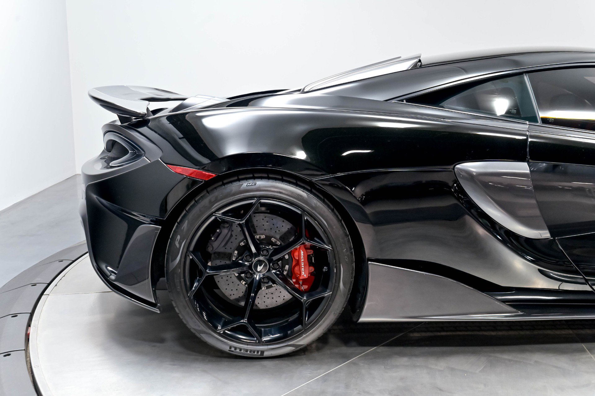 Used 2019 McLaren 600LT photo 16
