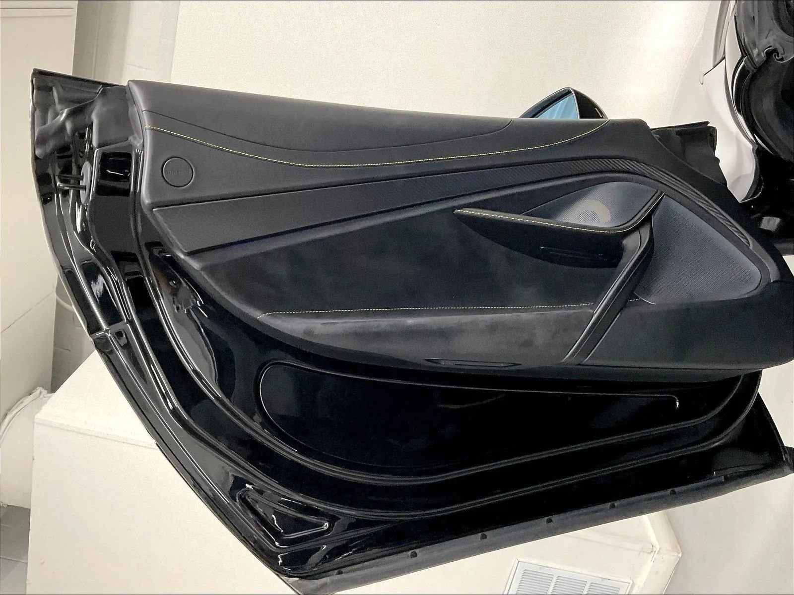 Used 2019 McLaren 720S Performance photo 23
