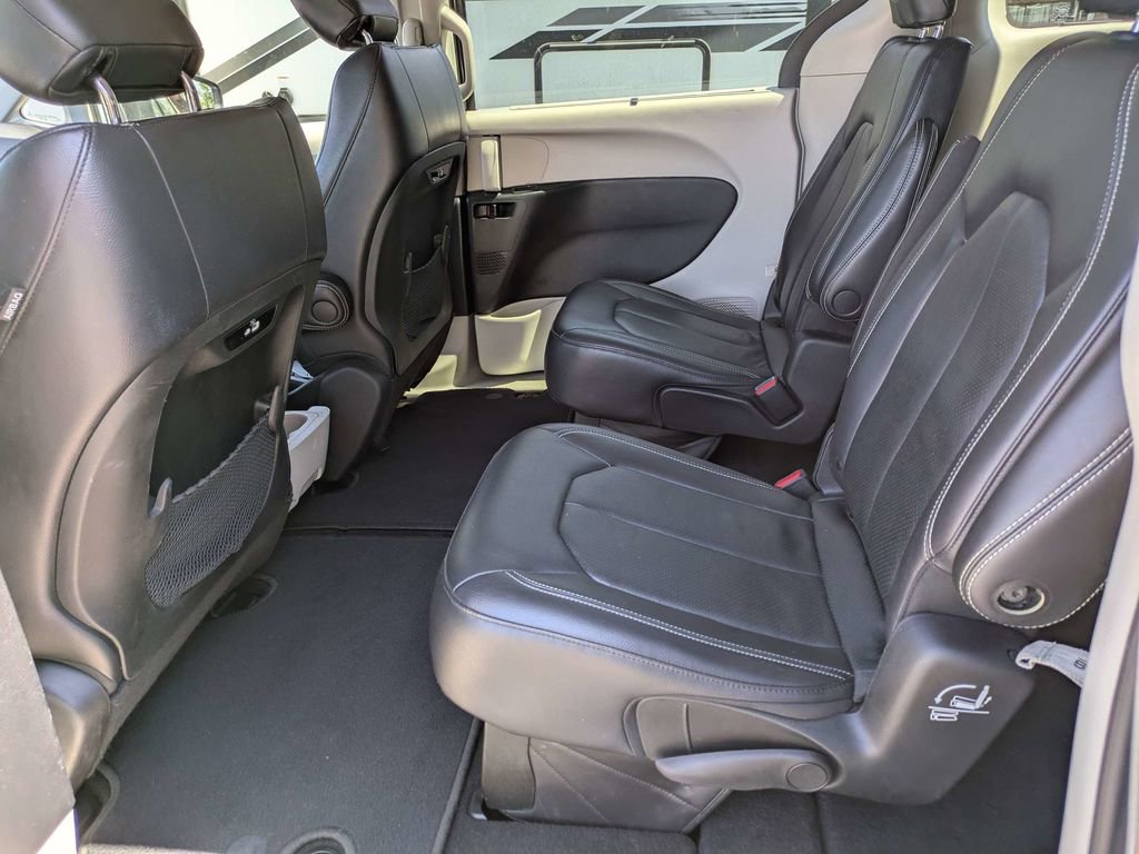 2022 Chrysler Pacifica Touring-L