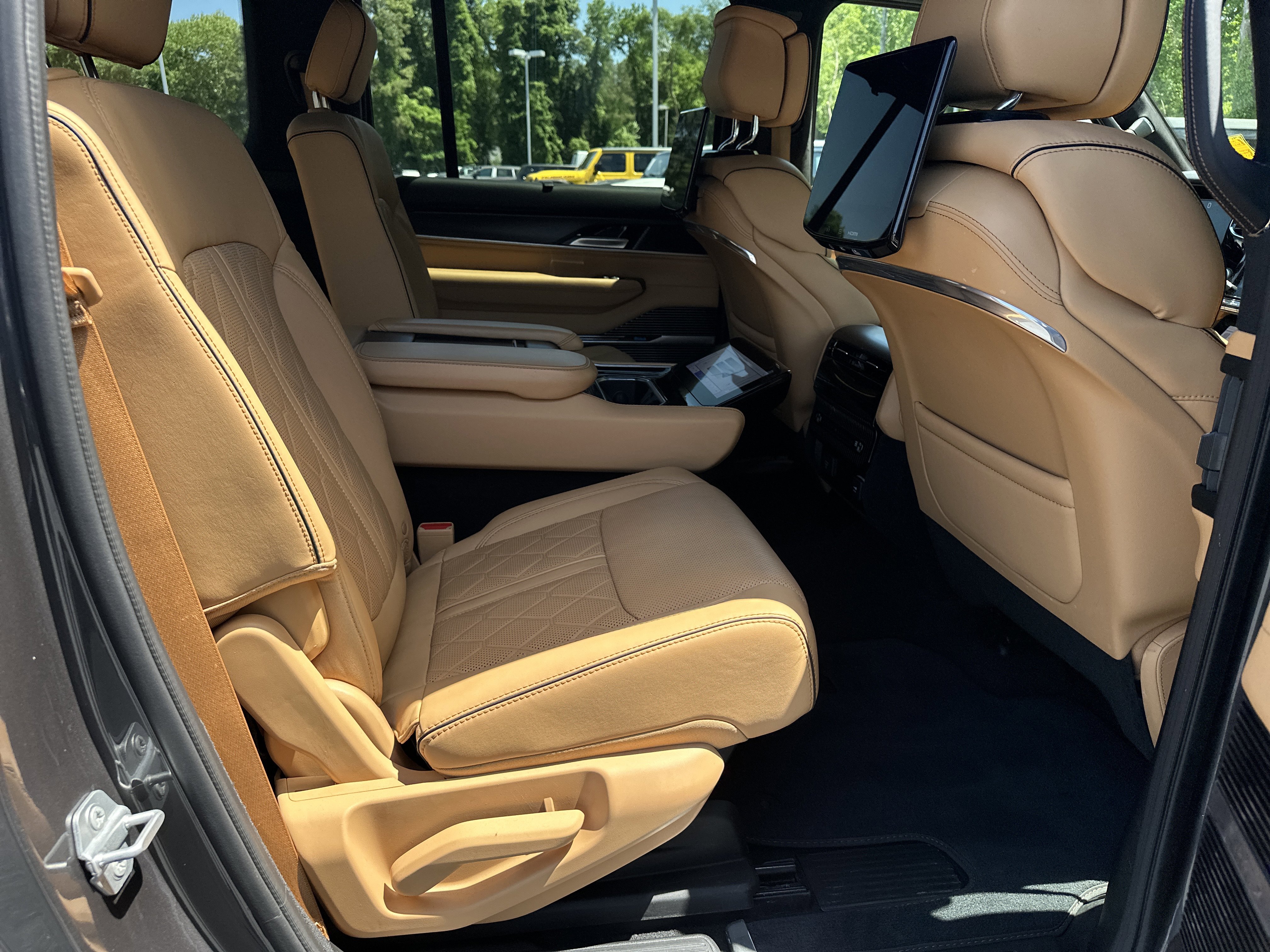 2025 Jeep Grand Wagoneer Series III