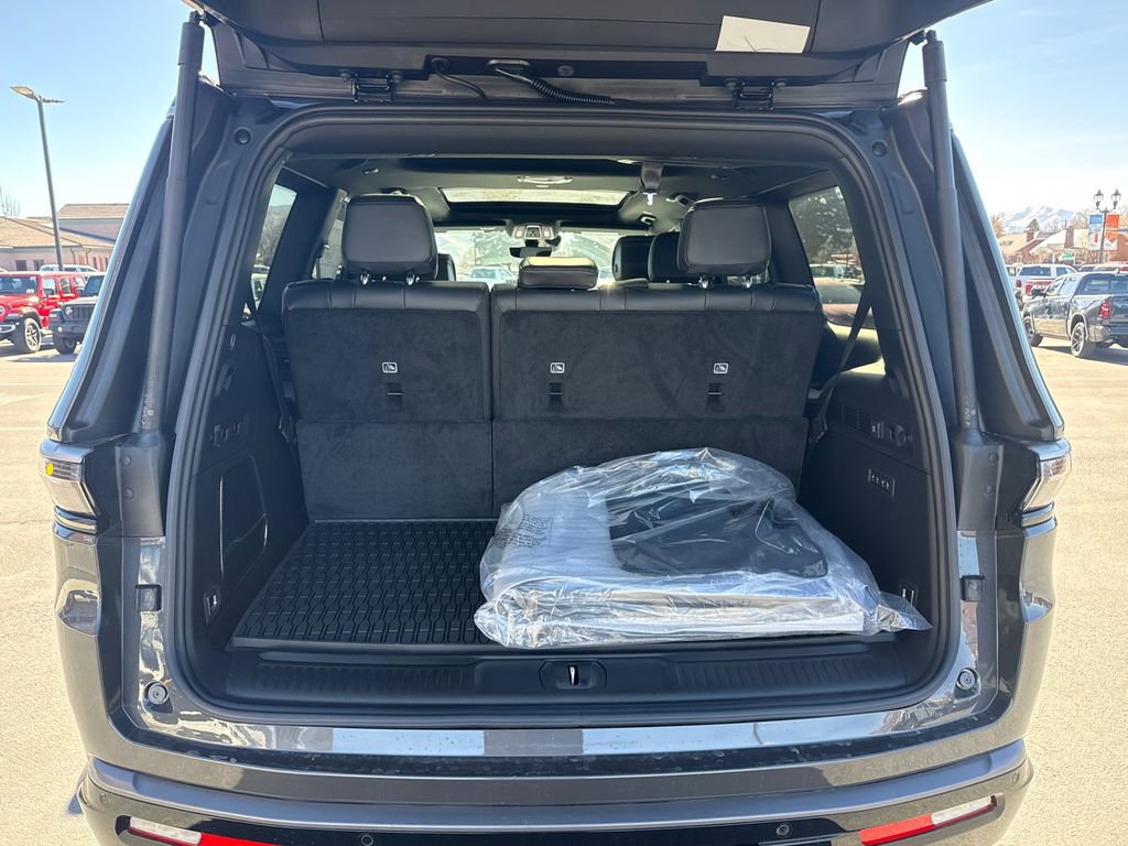 2026 Jeep Grand Wagoneer 4WD