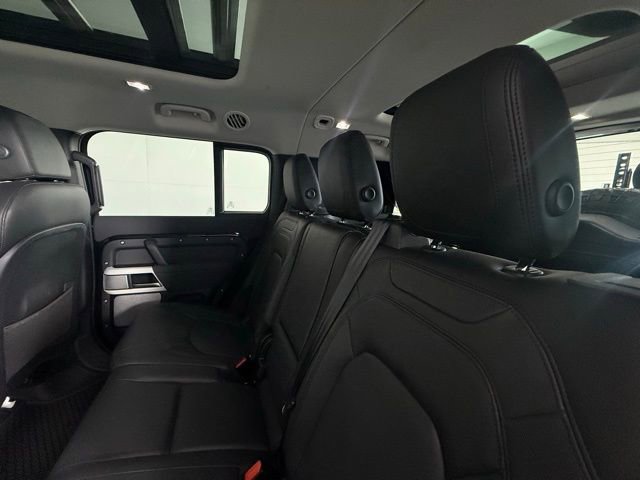 2023 Land Rover Defender 130 SE