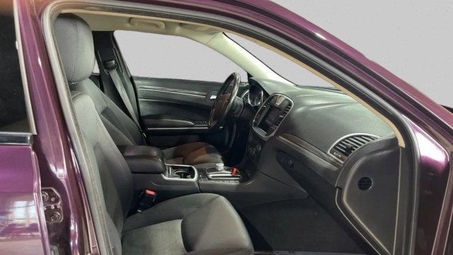 2021 Chrysler 300 Touring