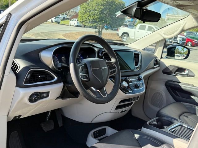 2024 Chrysler Pacifica Touring-L