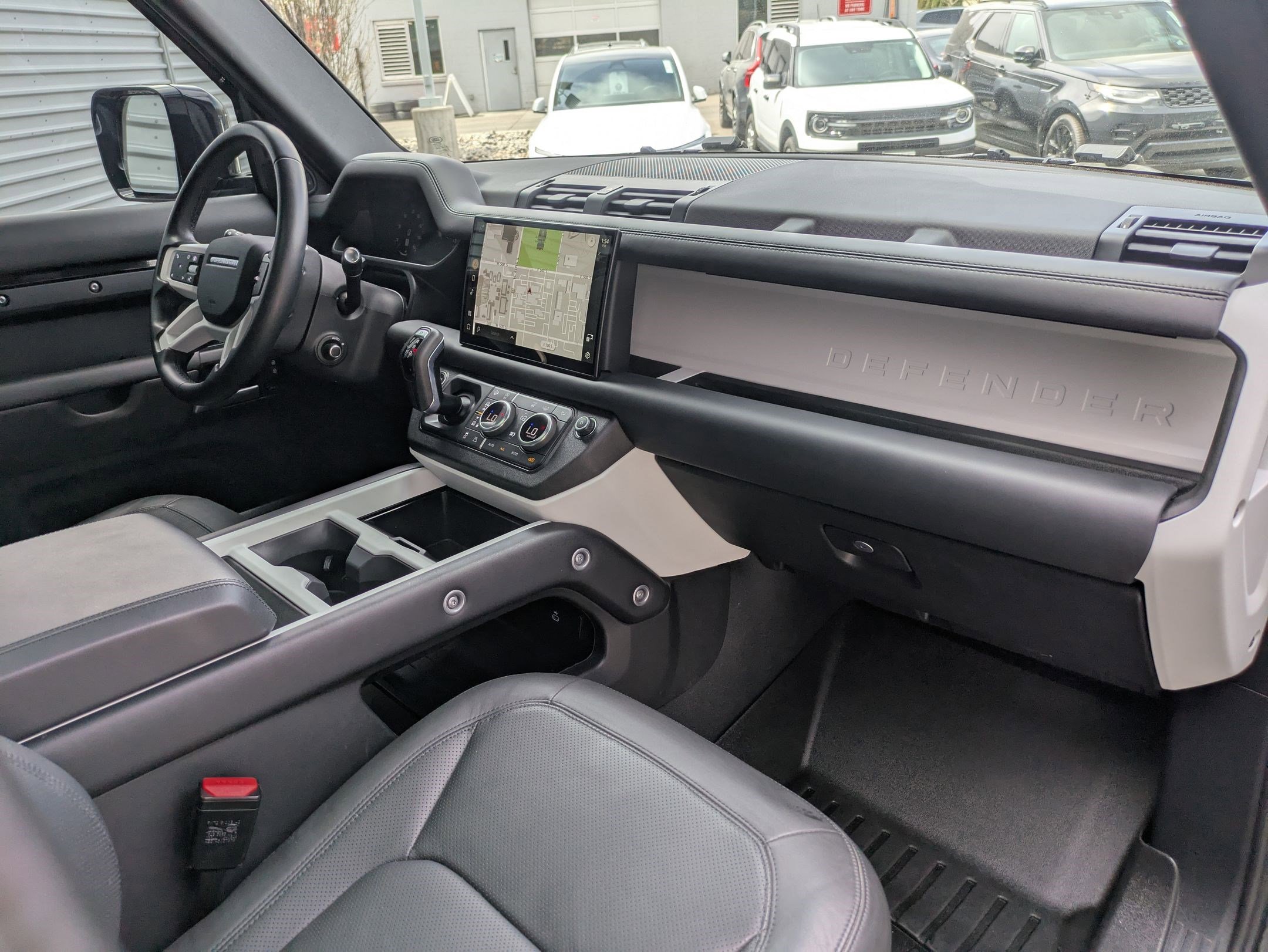 2025 Land Rover Defender 110 X-Dynamic SE