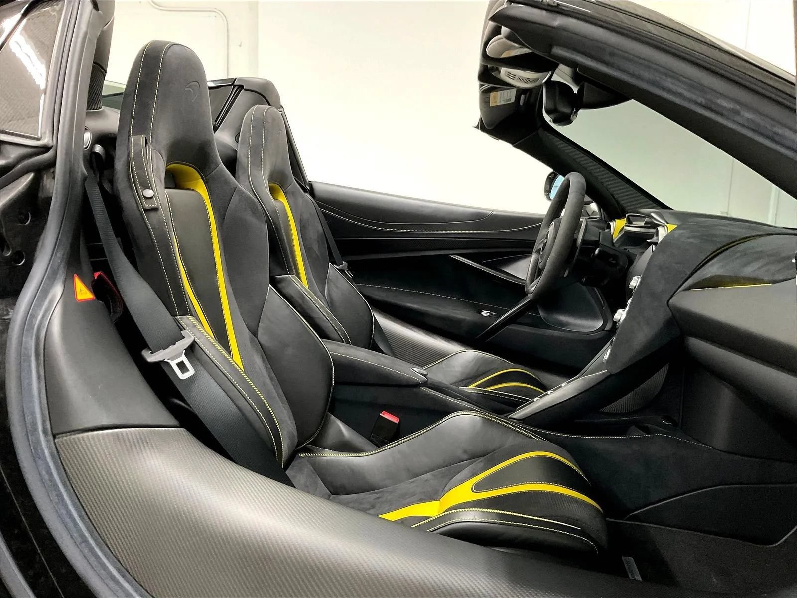 Used 2019 McLaren 720S Performance photo 29